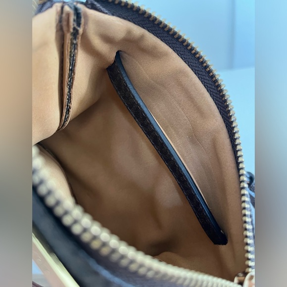 Michael Kors Monogram Waist Bag Size Medium - Picture 8 of 9